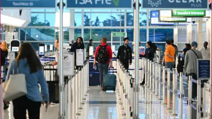 trump offers cash bonus for selfdeportation of migrants